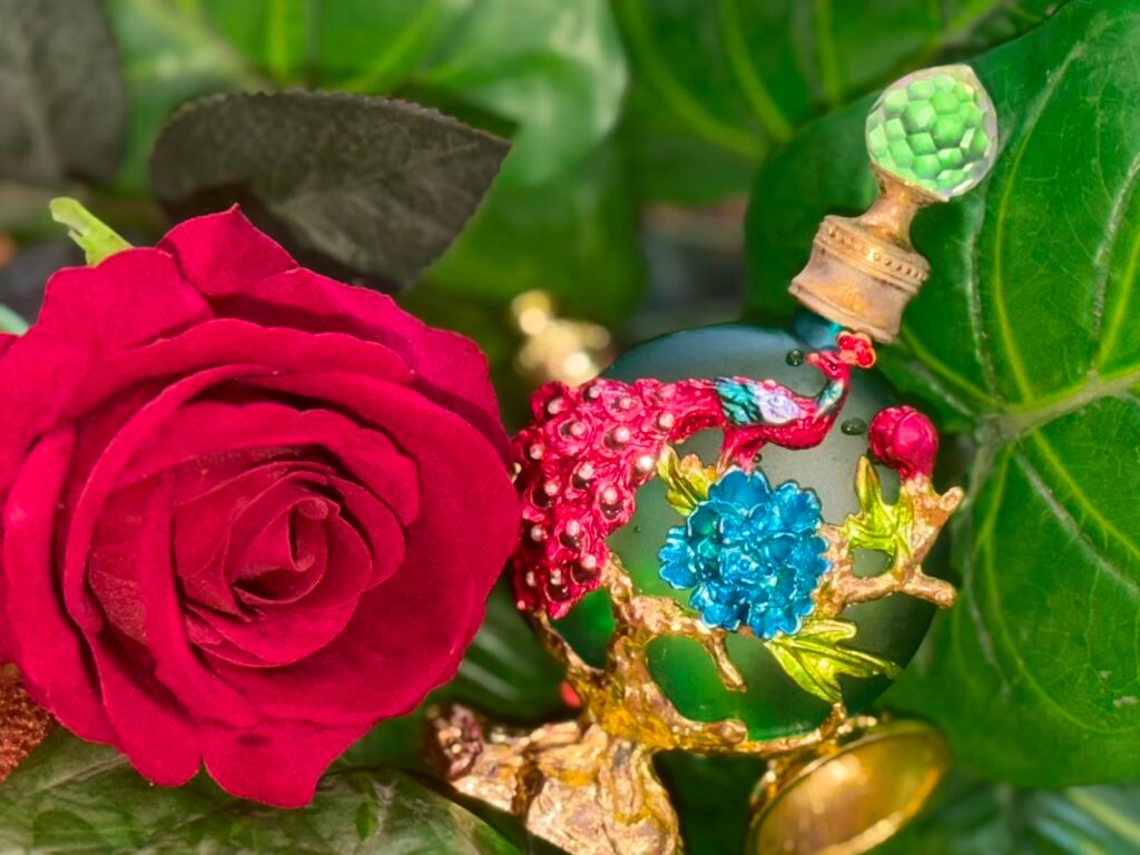 Pgforeveryours Sanaya peacock attar